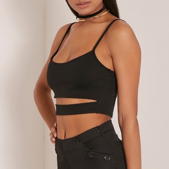 PrettyLittleThing “Alexia” Cut Out Crop Top - Picture 5 of 7